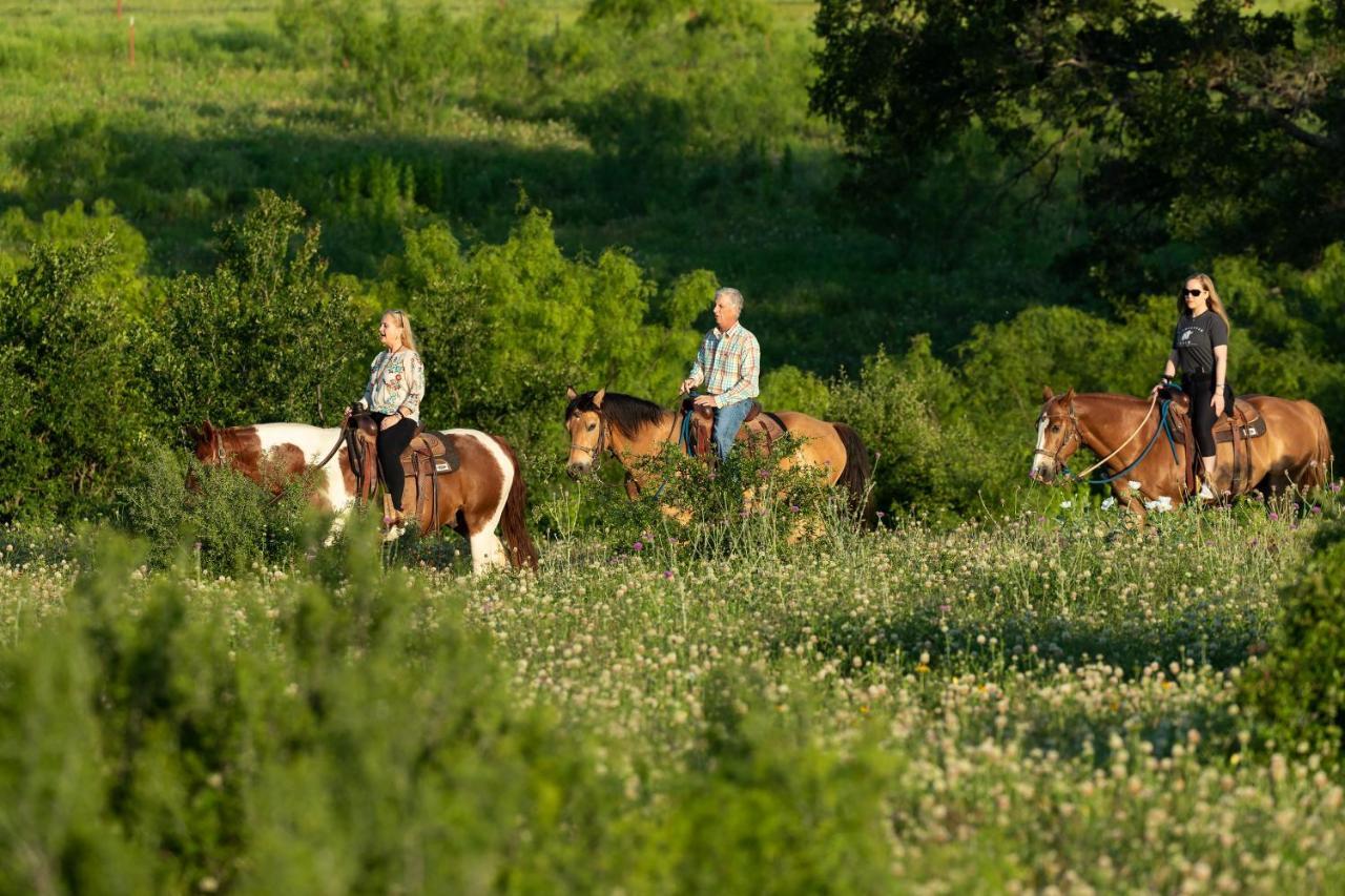 Wildcatter Ranch And Resort Graham Eksteriør billede