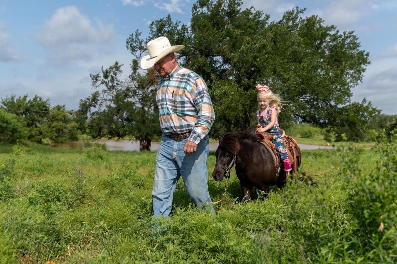 Wildcatter Ranch And Resort Graham Eksteriør billede